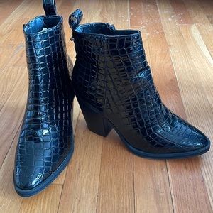 Black Patent Croc Western Ankle Boots Size US/10 UK/ 8